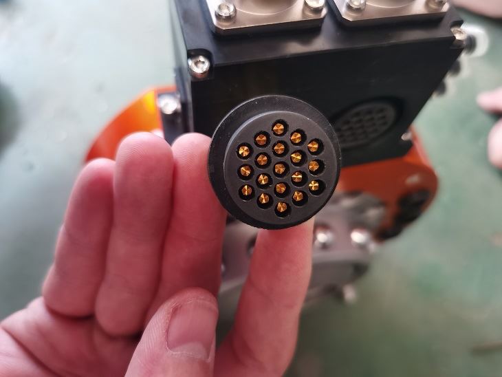 19-pin moški in ženski konektor Rešitev