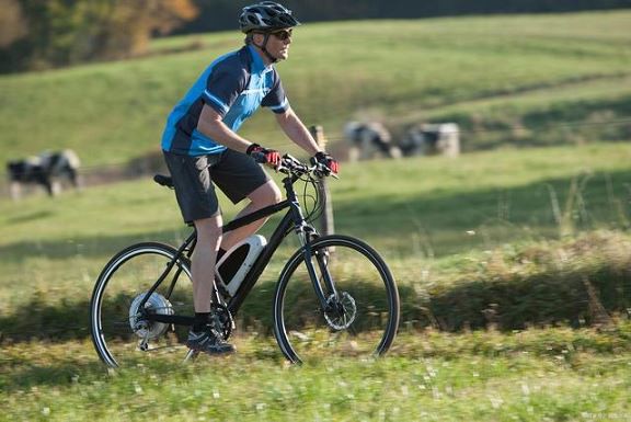 Rešitev magnetnega pogopin polnilnega priključka za električno kolo