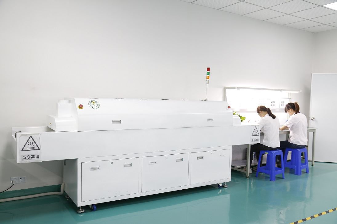 Reflow spajkanje in valovito spajkanje v projektu Pogo Pin