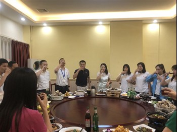 Zabava za rojstni dan zaposlenih